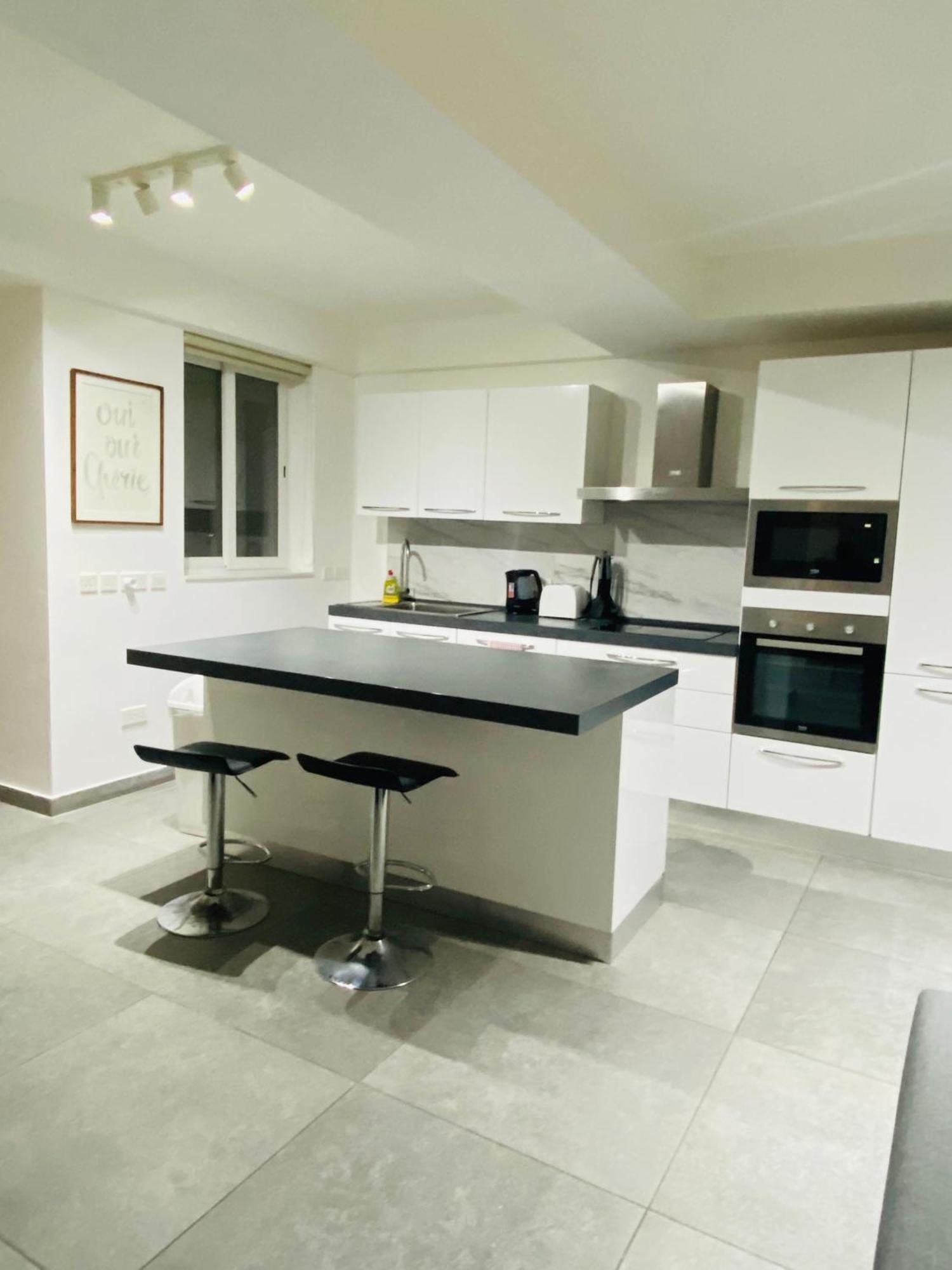 Sliema Seaview & Seafront- Apt 9, 49 Tigne Point Mansions מראה חיצוני תמונה